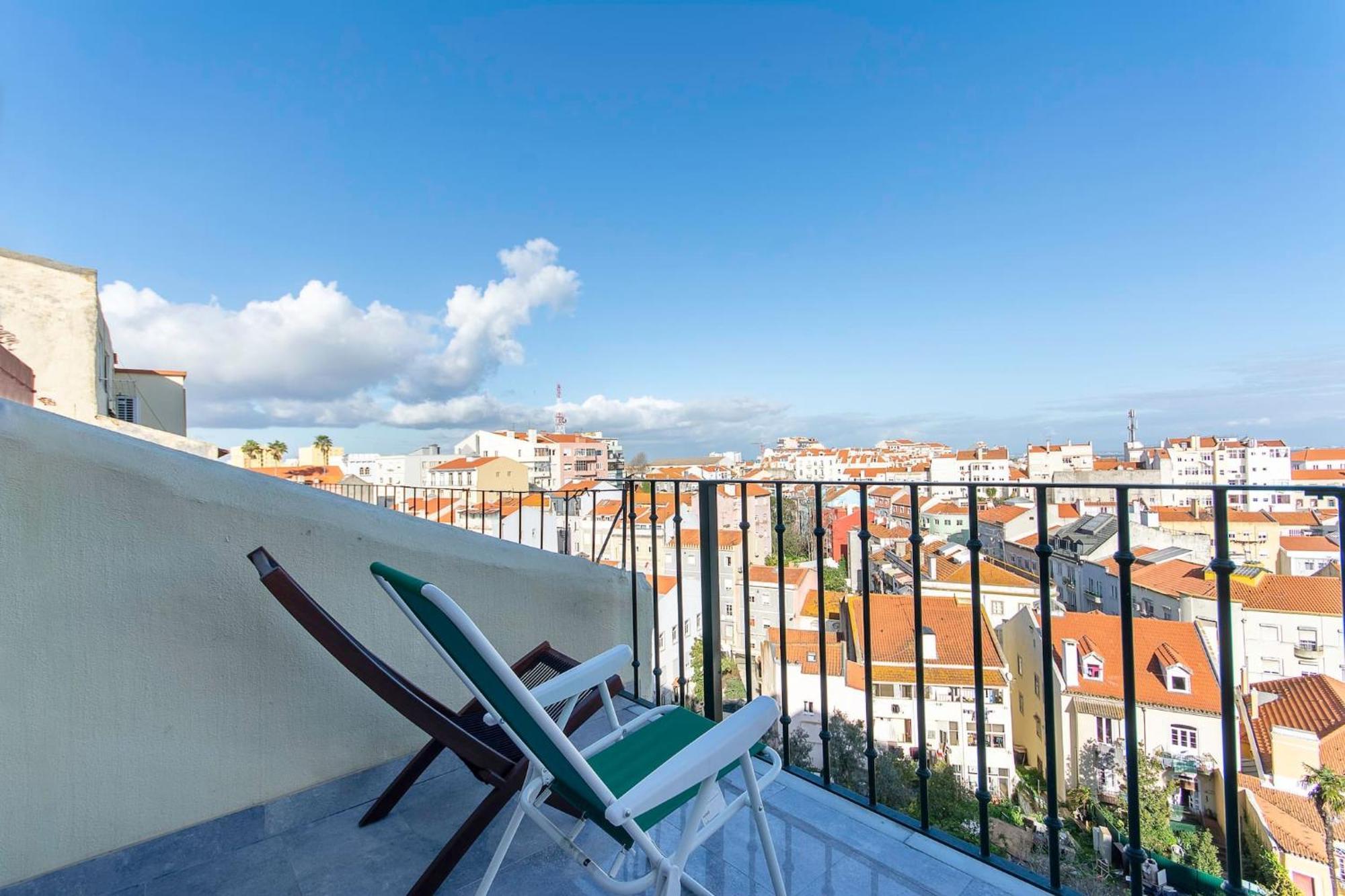 Amidst The Rooftops Of Lisboa Exterior foto